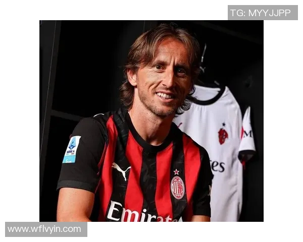 莫德里奇：足球场上的智慧与灵动，传奇中场的辉煌人生与不屈精神